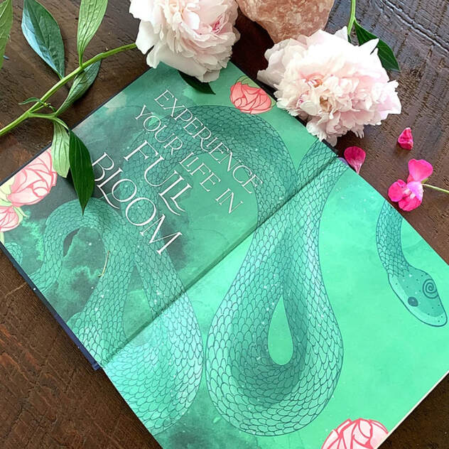 The Soul Alchemist Journal: ​A Year-Long Journey to Transmute Earthly and Cosmic Energies By Tiffany Lazic & Esther Sanchez